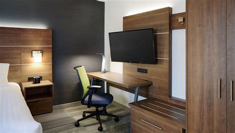 Holiday Inn Express Toronto Downtown - InnVest | InnVest