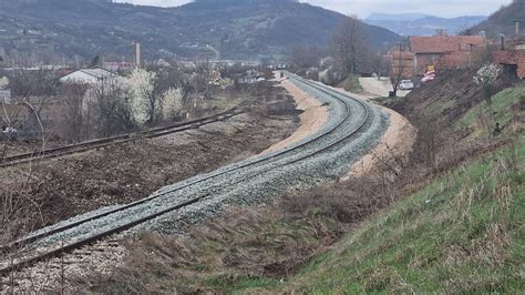 Posle 123 dana pruga pred vratima Železničke stanice Pirot Upravo