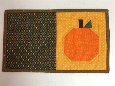 Pumpkin Mug Rug Tutorial