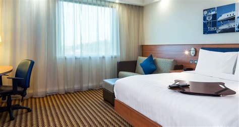 Luton Airport Hotel - Hampton by Hilton London Luton