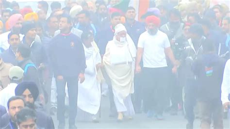 Punjab Rahul Gandhi Visits Gurudwara Fatehgarh Sahib In Fatehgarh