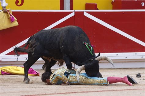 Cogida Del Torero Rub N Pinar En La Corrida De Los Miura En San Ferm N