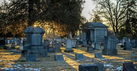 Eerie Video Shows Tesla Detecting People In An Empty Cemetery Good