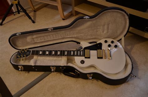 Gibson Les Paul Studio - Alpine White w/ Gold Hardware image (#343749 ...