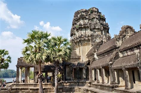 Phnom Bakheng Bakheng Hill Highest Temple In Angkor And Tomb Raider