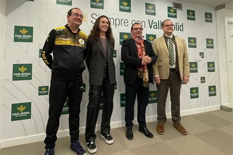 María O Mullony rubrica su amor por el Caja Rural Aula Valladolid