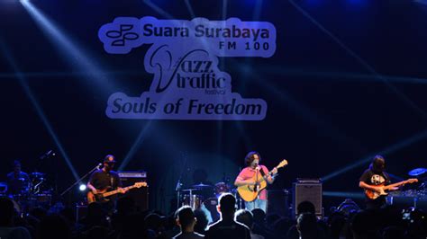 Float Bius Penonton JTF 2017 Suara Surabaya