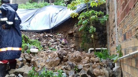 Defesa Civil Registra Deslizamento E Desabamento Durante Chuva Em S O