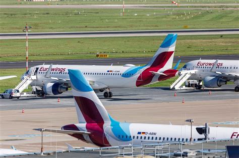 Streik Am Flughafen D Sseldorf Und K Ln Bonn Hunderte Fl Ge Fallen Aus