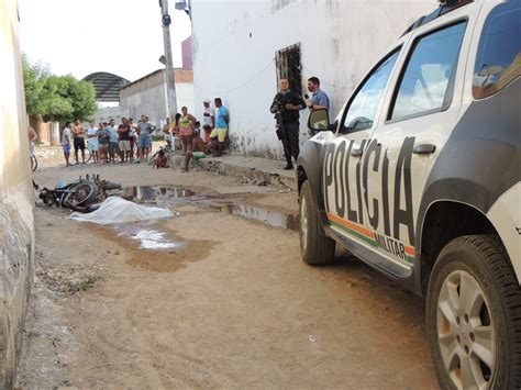 JOVEM É EXECUTADO VÁRIOS TIROS NA CABEÇA EM SANTANA DO ACARAÚ