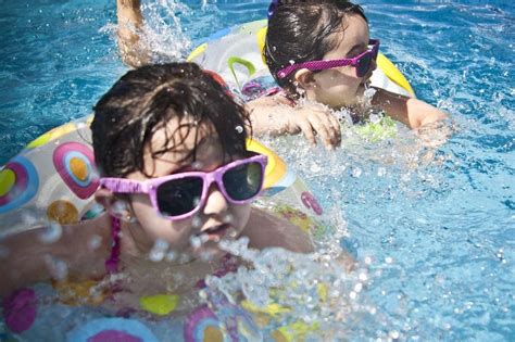 Arti Mimpi Berenang Di Kolam Sebuah Pertanda Baik Atau Buruk Simak