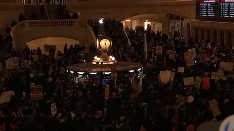 3 Arrests At Grand Central 13 Total During New York City Subway Protests Abc7 New York