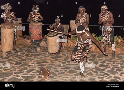 Traditional Zimbabwean Dancers Stock Photo Alamy