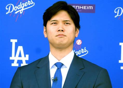 大谷翔平 愛犬のうたた寝する様子が反響 「プライベートジェット？」「デカくなってませんか？」「癒された」 大リーグ デイリースポーツ Online