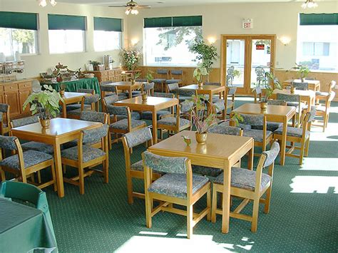 Mackinaw City Hotels - Quality Inn & Suites Beachfront Hotel