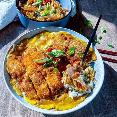 Chicken Katsudon (Chicken Cutlet Rice Bowl) - Farah J. Eats