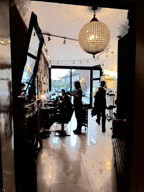 Kink Putney, London Hairdresser opening times and reviews