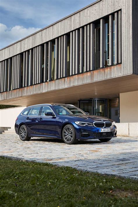 Der Neue Bmw 330d Xdrive Touring Modell M Sport Tansanit Blue Ii