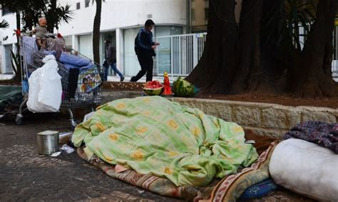 Pessoas Em Situa O De Rua Cresce No Brasil Sindicato Dos Banc Rios