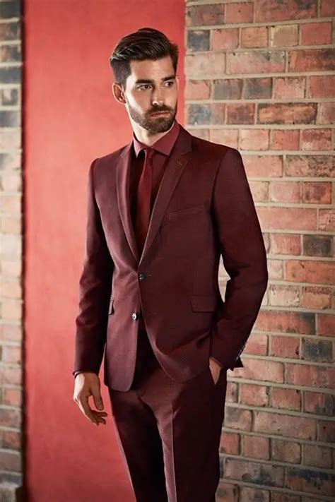 2017 Latest Burgundy Groom Tuxedos 2 Piece Slim Fit Mens Wedding Prom