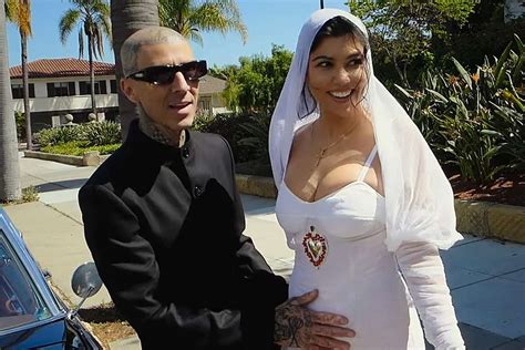 Kourtney Kardashian's Veil Got 'Stuck' at Lavish Italian Wedding