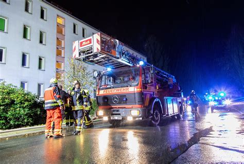 Brand In Mehrfamilienhaus Im Erzgebirge Zwei Verletzte Personen