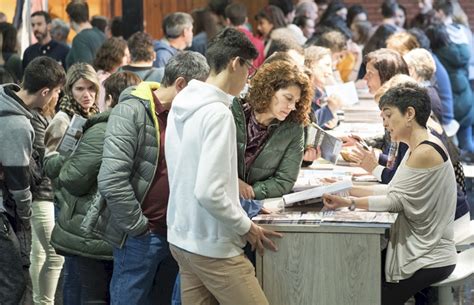 La UPV EHU presenta su oferta para el próximo curso en la EHUazoka I