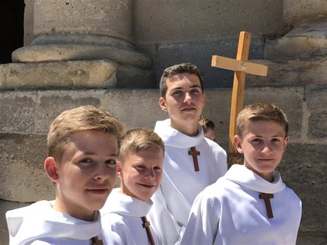 Les Petits Chanteurs à la Croix de Bois Inscriptions