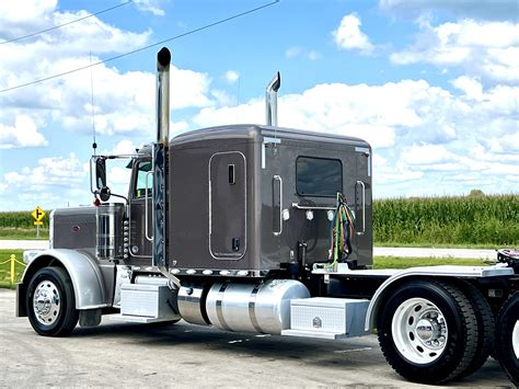 Peterbilt 389 Flat Top