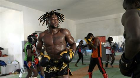 Berliner Tageszeitung Le kick boxing frappe fort au Sénégal