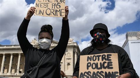 Paris Plusieurs Milliers De Personnes Rassembl Es Contre Le Racisme Et