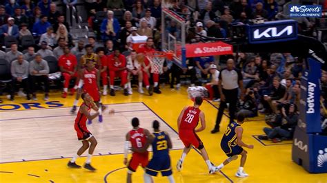 Warriors Steph Curry Tweaks Ankle But Stays In Vs Rockets Nbc Sports Bay Area And California