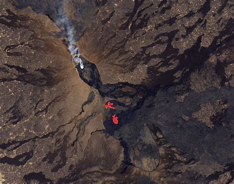 Nearby Earthquakes Are Opening Up Africa's 'Gateway to Hell' Volcano ...