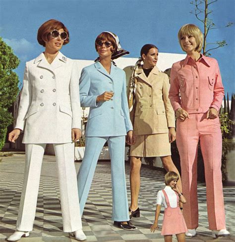 60s Fashion Women