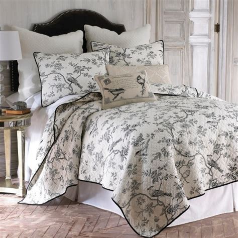 Black Toile Toile Quilt Set - Full/queen Quilt And Two Standard Pillow ...