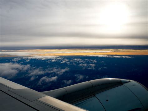 Banco De Imagens Horizonte Asa Nuvem C U Nascer Do Sol Atmosfera