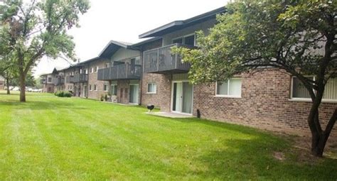 Hinsdale Lake Terrace Apts - 237 Reviews | Willowbrook, IL Apartments for Rent | ApartmentRatings©