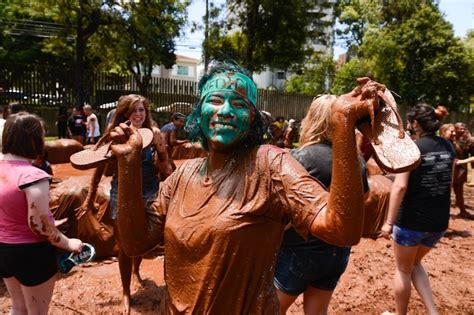 Fotos Aprovados No Vestibular 2015 Da UFPR Comemoram Tradicional