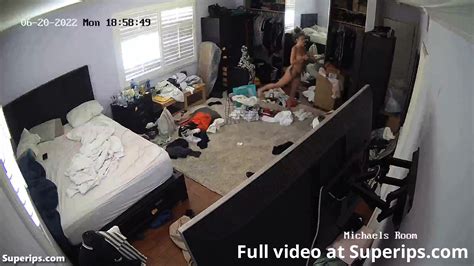 IPCAM Blonde Cheerleader Girl Puts On A Bikini