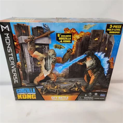 MONSTERVERSE CITY BATTLE Godzilla Vs Kong Playmates Diorama New But Box