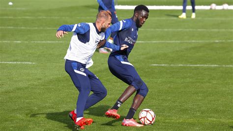 Pau FC Paris FC Le Groupe Parisien Paris FC