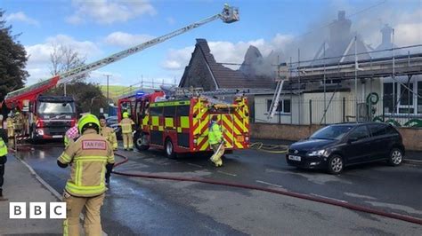 Ysgol Maenorbŷr Trefnu Addysg Dros Dro Yn Dilyn Tân Bbc Cymru Fyw