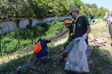 Participantes do 2º Plogging de Cotia retiram 130 kg de resíduos do