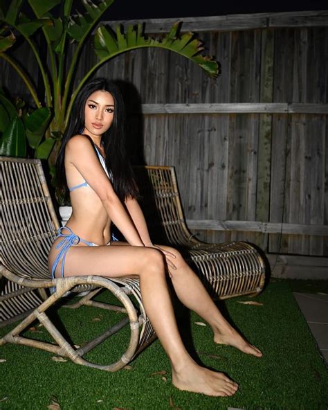 find images of fit asian girls here