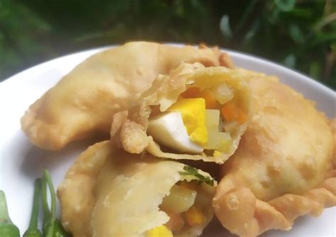 Resep Pastel Isi Kentang Wortel Oleh Aanggie Cooking Cookpad