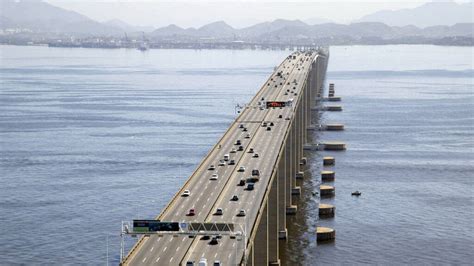 Carro Pega Fogo Na Ponte Rio Niterói E Causa Congestionamento No Rio