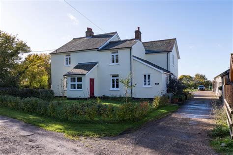 Renovated farmhouse up for sale in Suffolk countryside