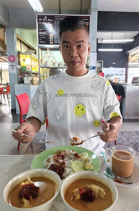 Msian Man Saves Nasi Lemak Stall From Closure By Paying Off Years Rent