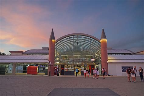 Gare SNCF Marne la Vallée Chessy TGV France Gare SNCF Ma Flickr