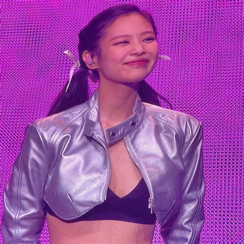 Jennie bị chỉ trích DƠ khi nhảy sexy trong concert BLACKPINK